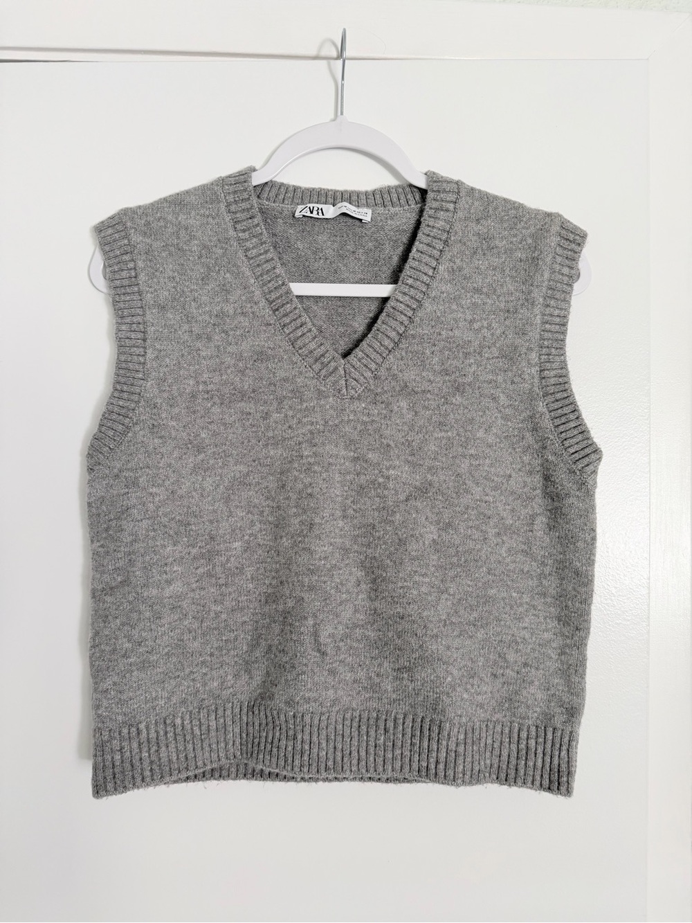 ZARA Gray Soft Knit V-Neck Sweater Vest – Size Medium